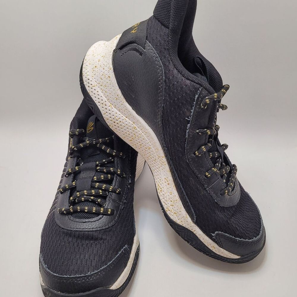 Under Armour Black Basketball Sneakers with Gold Details, SIZE 5 Y